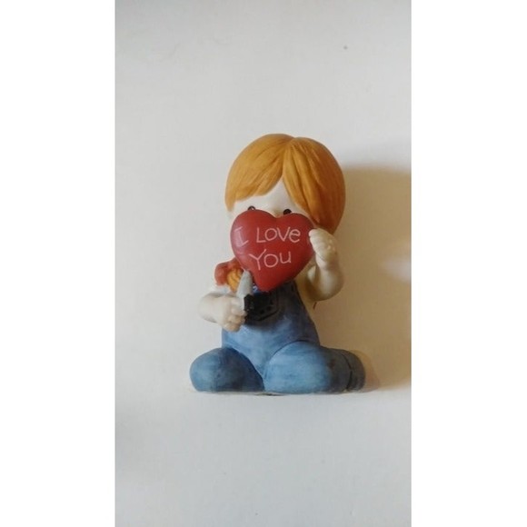 Vintage 1982 Enesco Country Cousins Girl Katie Kneeling Red Heart 3" Figure - Picture 4 of 5